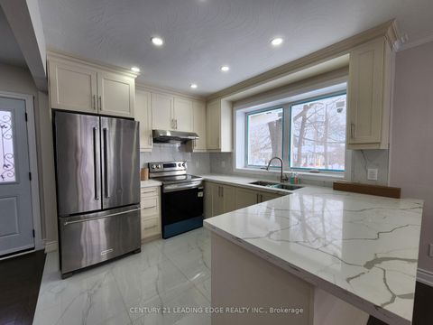 Photo 3 at 53 Milford Haven Drive, Morningside, Toronto