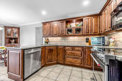 Photo 10 at 66 Marion Crescent, Raymerville, Markham