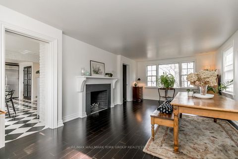 Photo 3 at 78 Wells Street, Aurora Village, Aurora