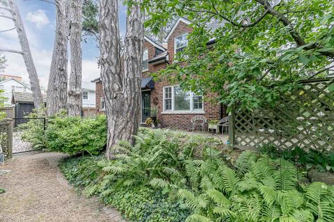 Photo 13 at 78 Wells Street, Aurora Village, Aurora