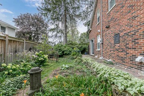 Photo 18 at 78 Wells Street, Aurora Village, Aurora