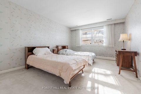 Photo 12 at 5 Bachelor Place, Windfields, Toronto