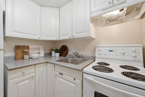Photo 30 at 33 Willowhurst Crescent, Maryvale, Toronto