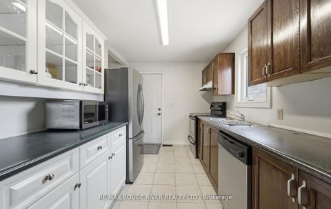 Photo 3 at 344 Elmgrove Avenue, Vanier, Oshawa