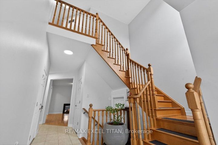 Photo 1 at 17 Tysonville Circle, Northwest Brampton, Brampton