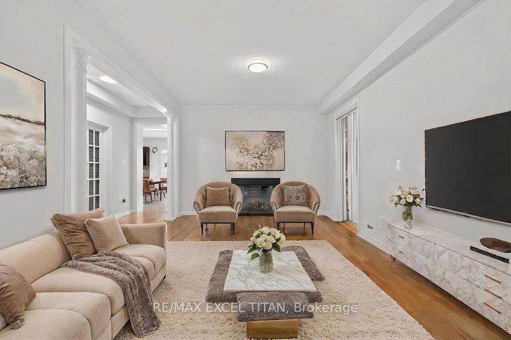 Photo 2 at 17 Tysonville Circle, Northwest Brampton, Brampton