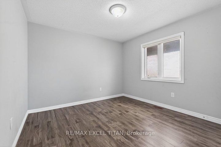 Photo 17 at 17 Tysonville Circle, Northwest Brampton, Brampton