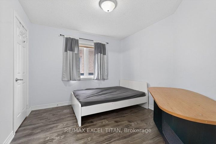 Photo 19 at 17 Tysonville Circle, Northwest Brampton, Brampton