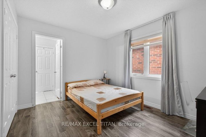 Photo 22 at 17 Tysonville Circle, Northwest Brampton, Brampton