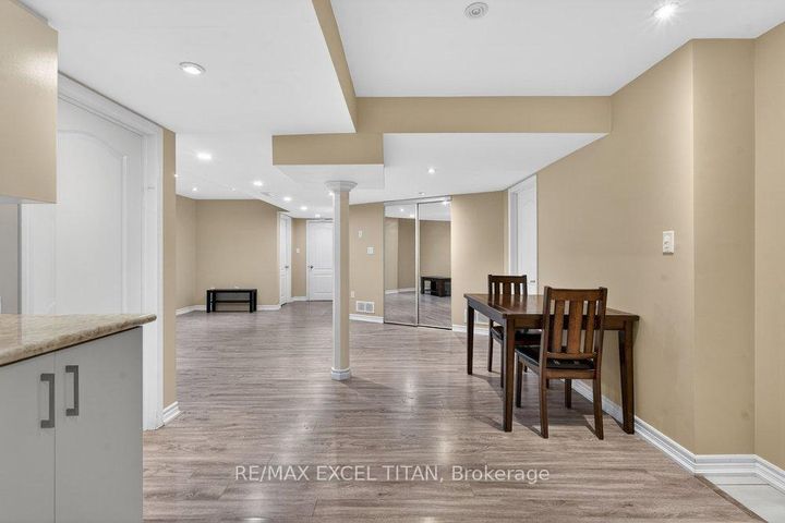 Photo 24 at 17 Tysonville Circle, Northwest Brampton, Brampton