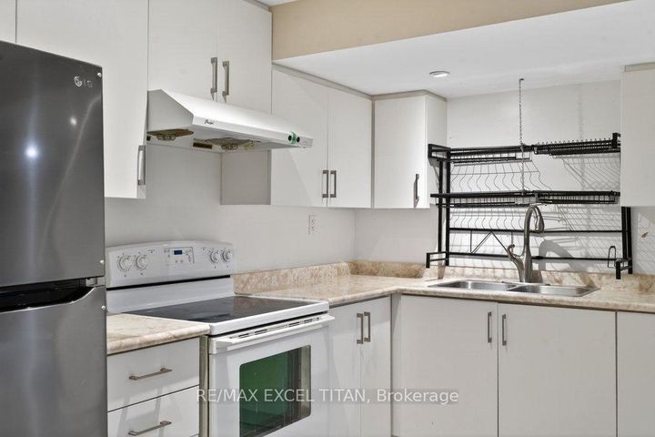 Photo 26 at 17 Tysonville Circle, Northwest Brampton, Brampton