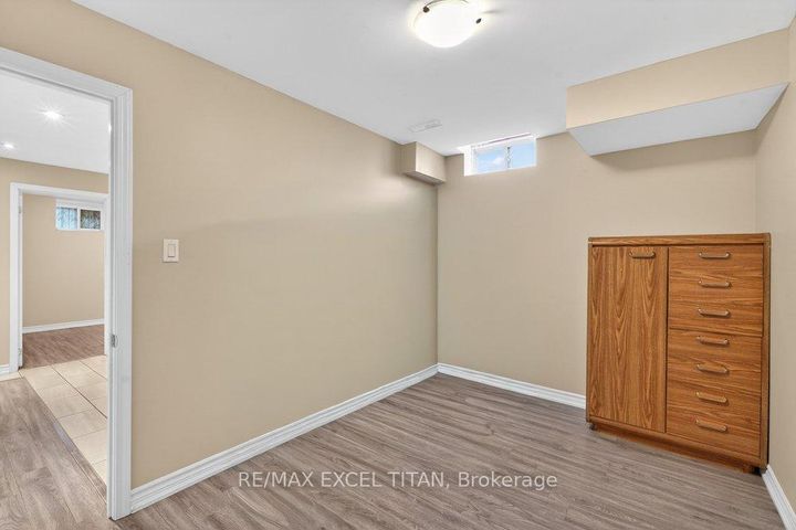 Photo 29 at 17 Tysonville Circle, Northwest Brampton, Brampton