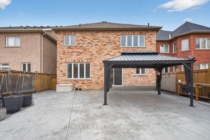 Photo 30 at 17 Tysonville Circle, Northwest Brampton, Brampton