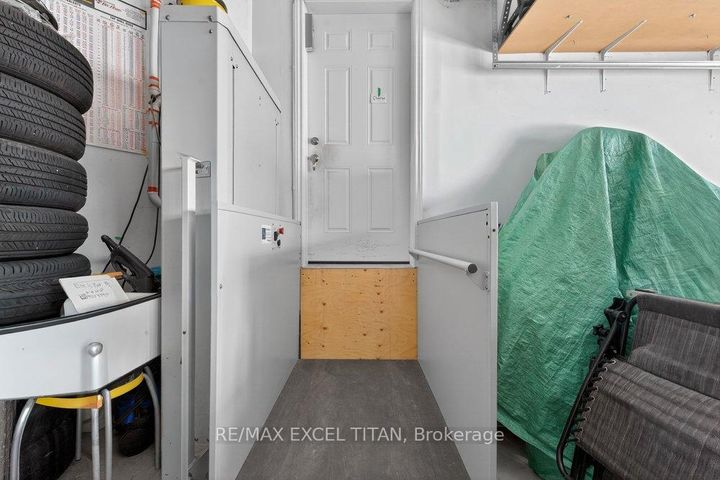 Photo 32 at 17 Tysonville Circle, Northwest Brampton, Brampton