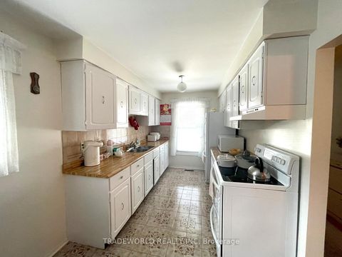 Photo 7 at 119 Pennyhill Drive, Malvern, Toronto