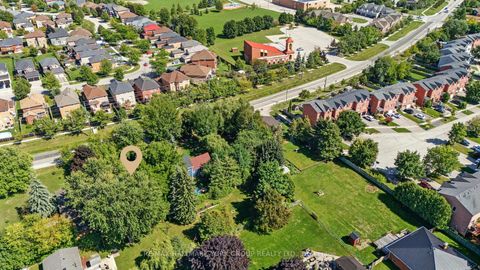 Photo 5 at 136A Metro Road N, Historic Lakeshore Communities, Georgina