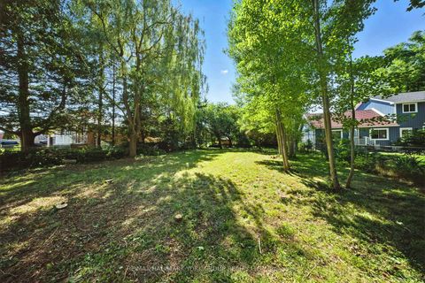 Photo 7 at 136A Metro Road N, Historic Lakeshore Communities, Georgina