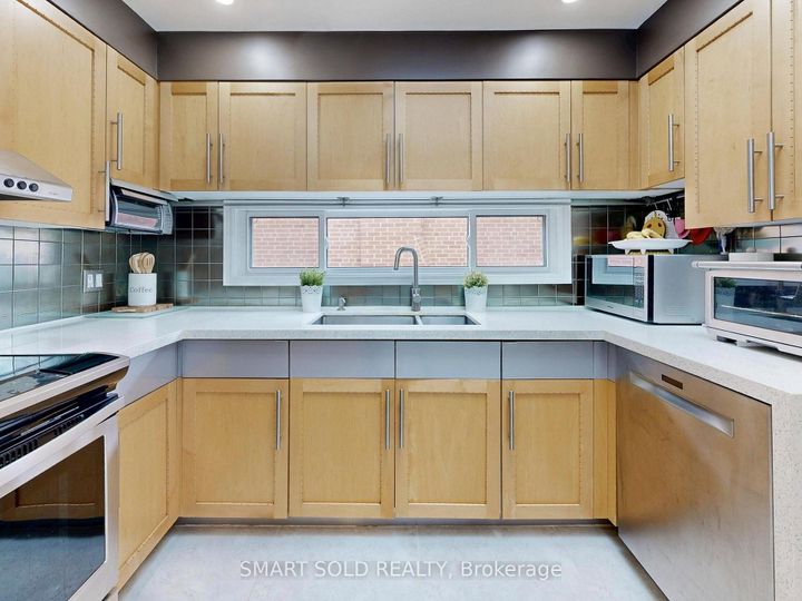 Photo 9 at 48 Patina Drive, Hillcrest Village, Toronto