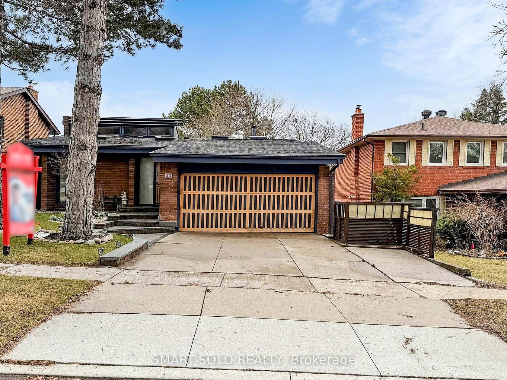 48 Patina Drive, Hillcrest Village, Toronto by Loree Meneguzzi Real Estate 48 Patina Drive, Hillcrest Village, Toronto