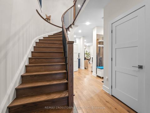 Photo 4 at 109 Golden Gate Circle, Sonoma Heights, Vaughan