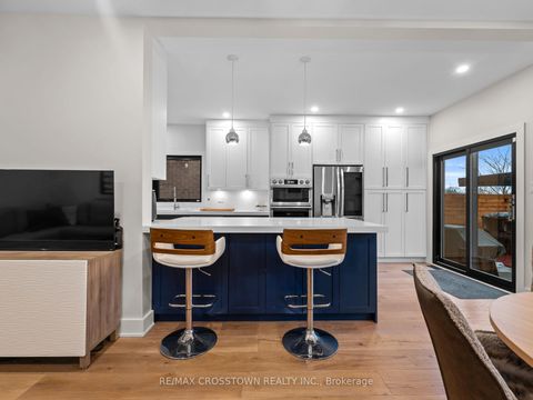 Photo 6 at 109 Golden Gate Circle, Sonoma Heights, Vaughan