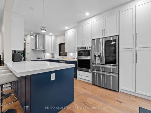 Photo 8 at 109 Golden Gate Circle, Sonoma Heights, Vaughan