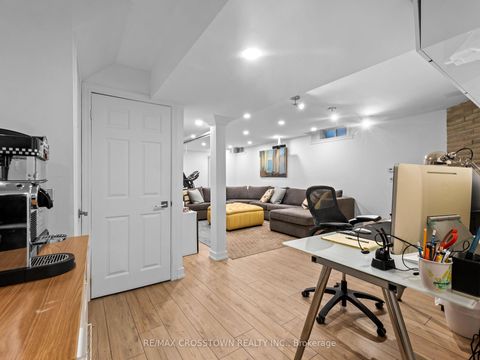 Photo 17 at 109 Golden Gate Circle, Sonoma Heights, Vaughan