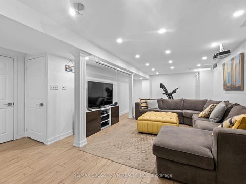 Photo 20 at 109 Golden Gate Circle, Sonoma Heights, Vaughan