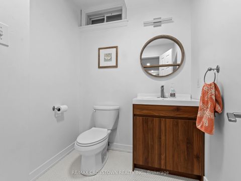 Photo 21 at 109 Golden Gate Circle, Sonoma Heights, Vaughan