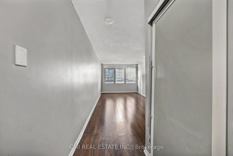 Photo 3 at 725 - 38 Joe Shuster Way, South Parkdale, Toronto