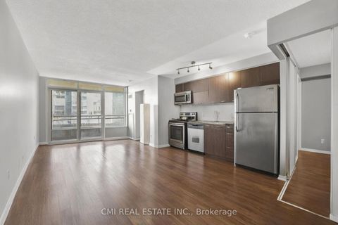 Photo 8 at 725 - 38 Joe Shuster Way, South Parkdale, Toronto