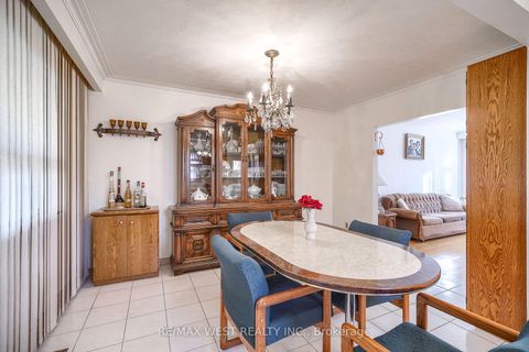 Photo 11 at 6 Dalrymple Drive, Smythe, Toronto