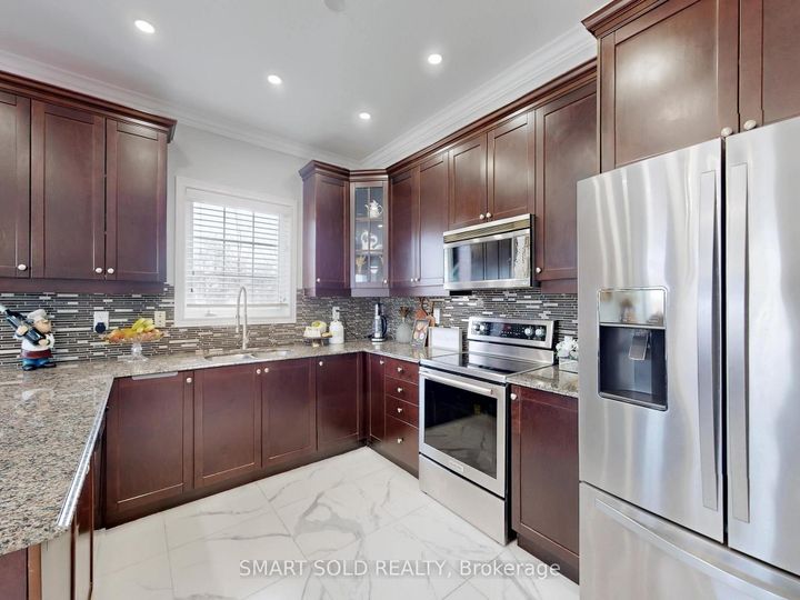 Photo 6 at 72 Headwater Crescent, Oak Ridges Lake Wilcox, Richmond Hill