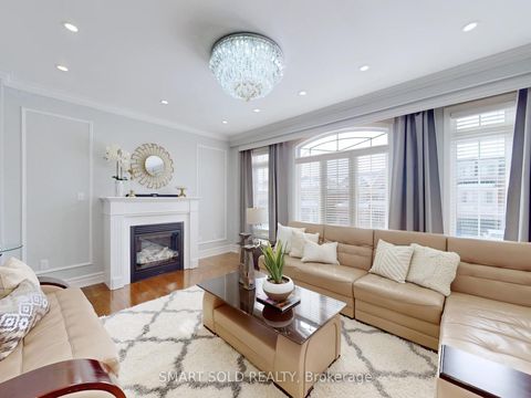 Photo 1 at 72 Headwater Crescent, Oak Ridges Lake Wilcox, Richmond Hill