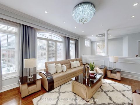 Photo 2 at 72 Headwater Crescent, Oak Ridges Lake Wilcox, Richmond Hill