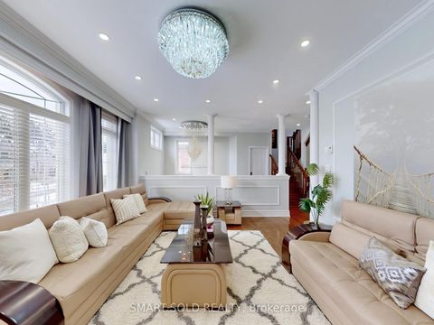 Photo 3 at 72 Headwater Crescent, Oak Ridges Lake Wilcox, Richmond Hill