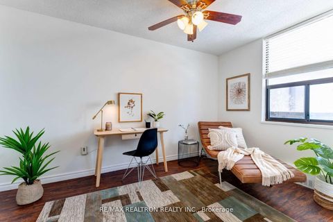 Photo 5 at 404 - 90 Ling Road, West Hill, Toronto