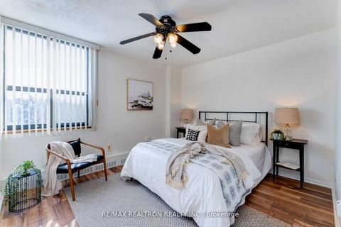 Photo 7 at 404 - 90 Ling Road, West Hill, Toronto