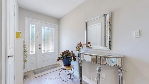 Photo 9 at 158 Holm Crescent, Willowbrook, Markham