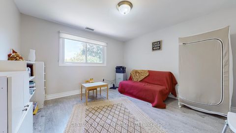 Photo 14 at 158 Holm Crescent, Willowbrook, Markham