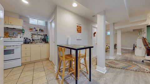 Photo 21 at 158 Holm Crescent, Willowbrook, Markham