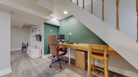 Photo 24 at 158 Holm Crescent, Willowbrook, Markham