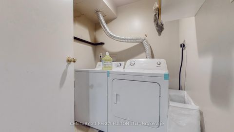 Photo 26 at 158 Holm Crescent, Willowbrook, Markham