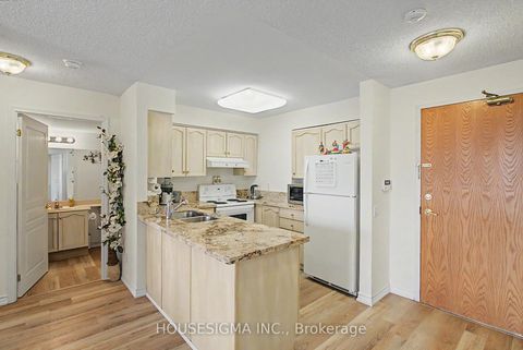 Photo 7 at 711 - 9 Northern Hts Drive, Langstaff, Richmond Hill