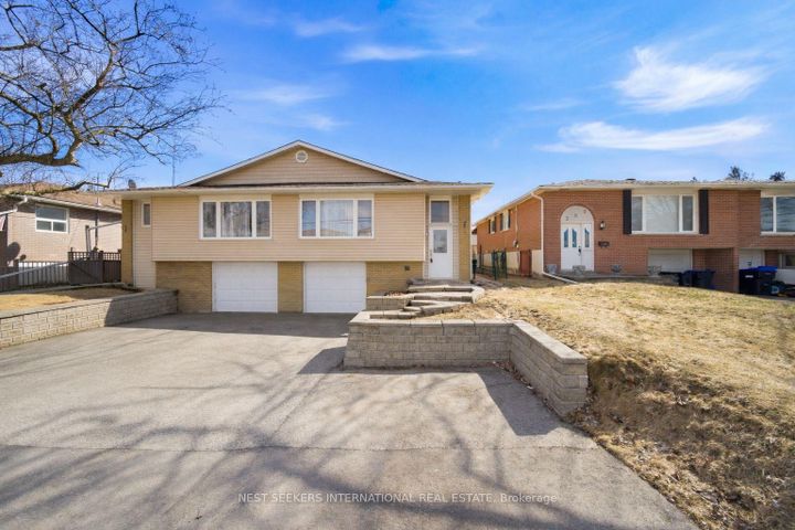 Photo 0 at 376 Agar Avenue, Bradford, Bradford West Gwillimbury