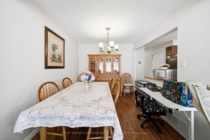 Photo 5 at 376 Agar Avenue, Bradford, Bradford West Gwillimbury