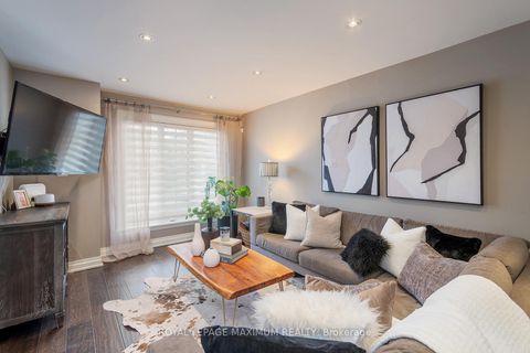 Photo 7 at 33 La Neve Avenue, Sonoma Heights, Vaughan