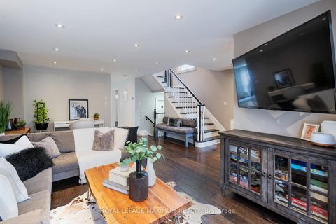 Photo 8 at 33 La Neve Avenue, Sonoma Heights, Vaughan