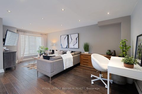 Photo 9 at 33 La Neve Avenue, Sonoma Heights, Vaughan