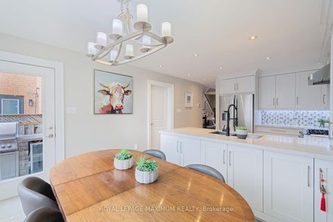 Photo 14 at 33 La Neve Avenue, Sonoma Heights, Vaughan